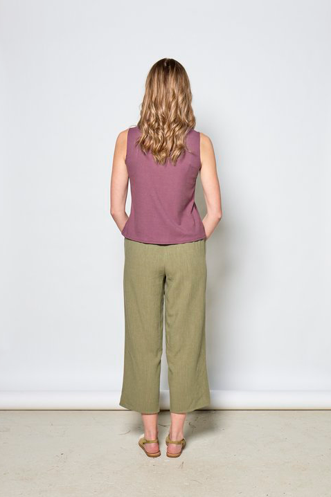 Livia Tank by Tangente, Violet, back view, slightly cropped tank, cross-directional ribbing on the front, bamboo jersey, eco-fabric, OEKO-TEX certified, sizes XS to XXL, made in Ottawa