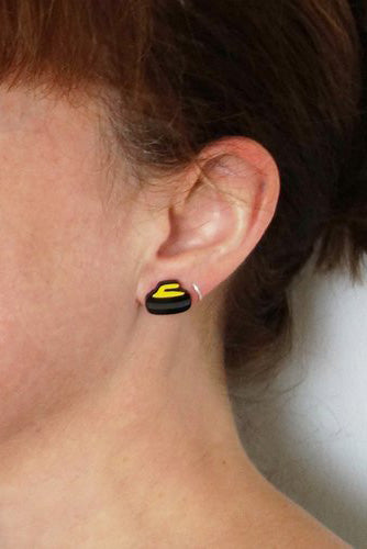 Lili1044 Curling Stud Earrings