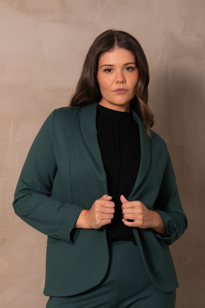 Max Jacket by Cherry Bobin, Green, semi-tailored, cuffed sleeves, split hemline at back, inside pocket, eco-fabric, Ponte di Roma, LENZING ECOVERO viscose, sizes XS to 3XL, made in Montreal