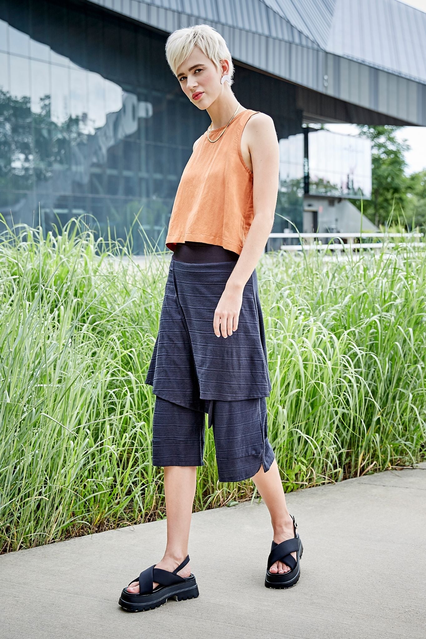 Milou Jupe-Pantalon by Melow, Black, skirt layered over wide legged cropped pants, lined and stretchy waistband can be worn high or low, asymmetrical panels on skirt, sizes XS to XL, made in Quebec