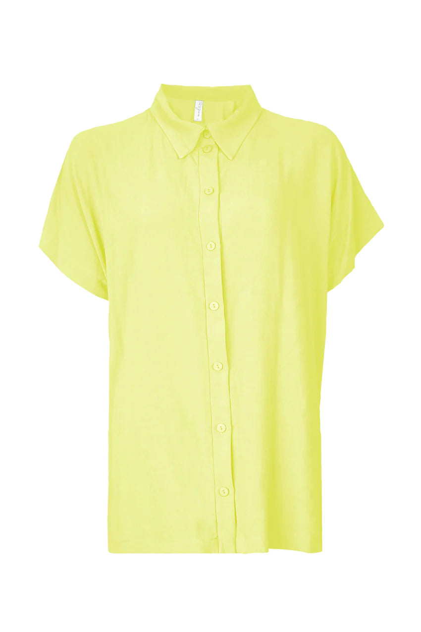 Iria Shirt by Melow, Lemon, classic collar, short sleeves, button from, hi-low hemilne, side slits, viscose and linen, sizes XS to XL, made in Montreal
