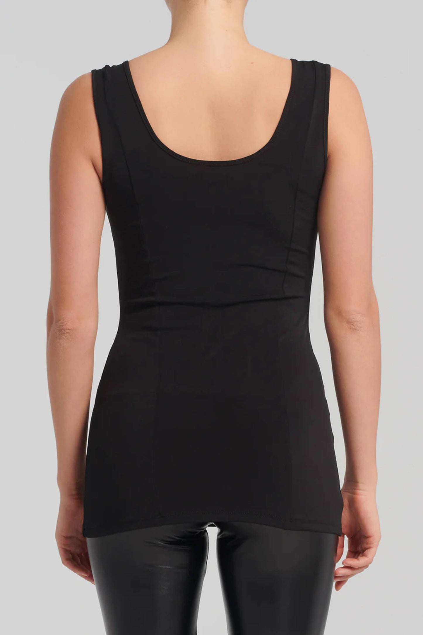 Theordora Top by Kollontai, Black, back view, slim fit, wide straps, scoop neck front and back, mesh insert at the top, sizes XS to XL, made in Montreal