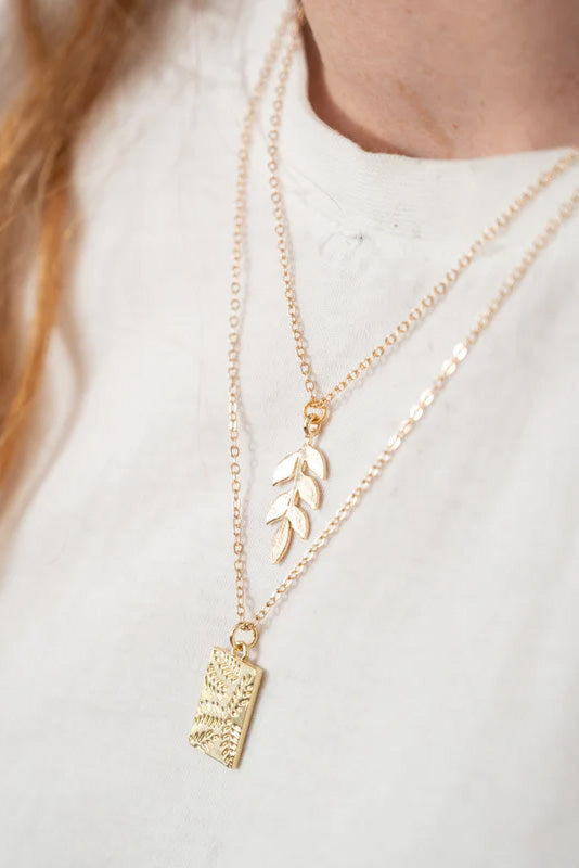 Elegant Leaf Necklace