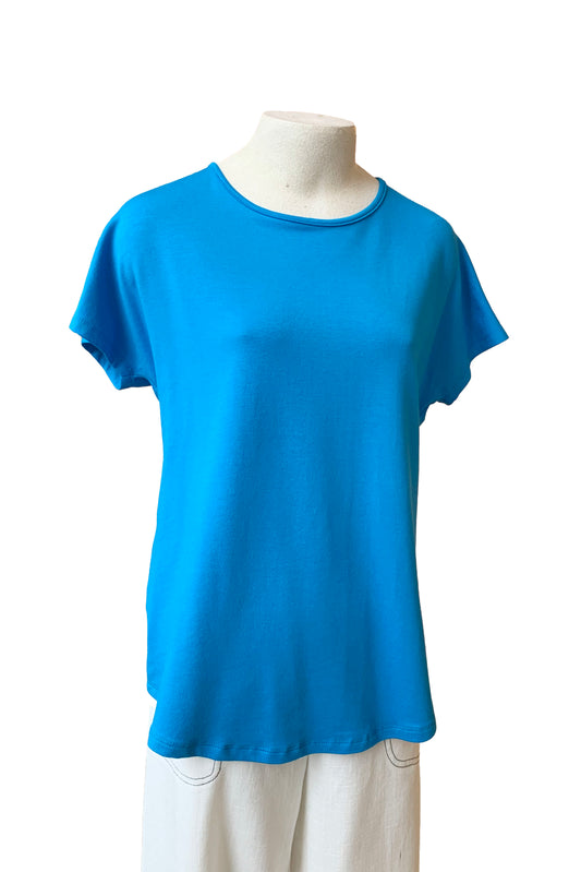 Callie Top by Pure Essence, Lagoon, round neck, short extended sleeves, loose yet shaped fit, sizes XS to XXL, made in Canada