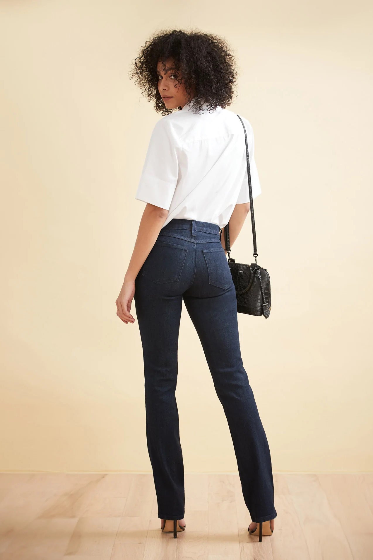 Prague - CHLOE Classic Rise Straight Jeans 31" Inseam