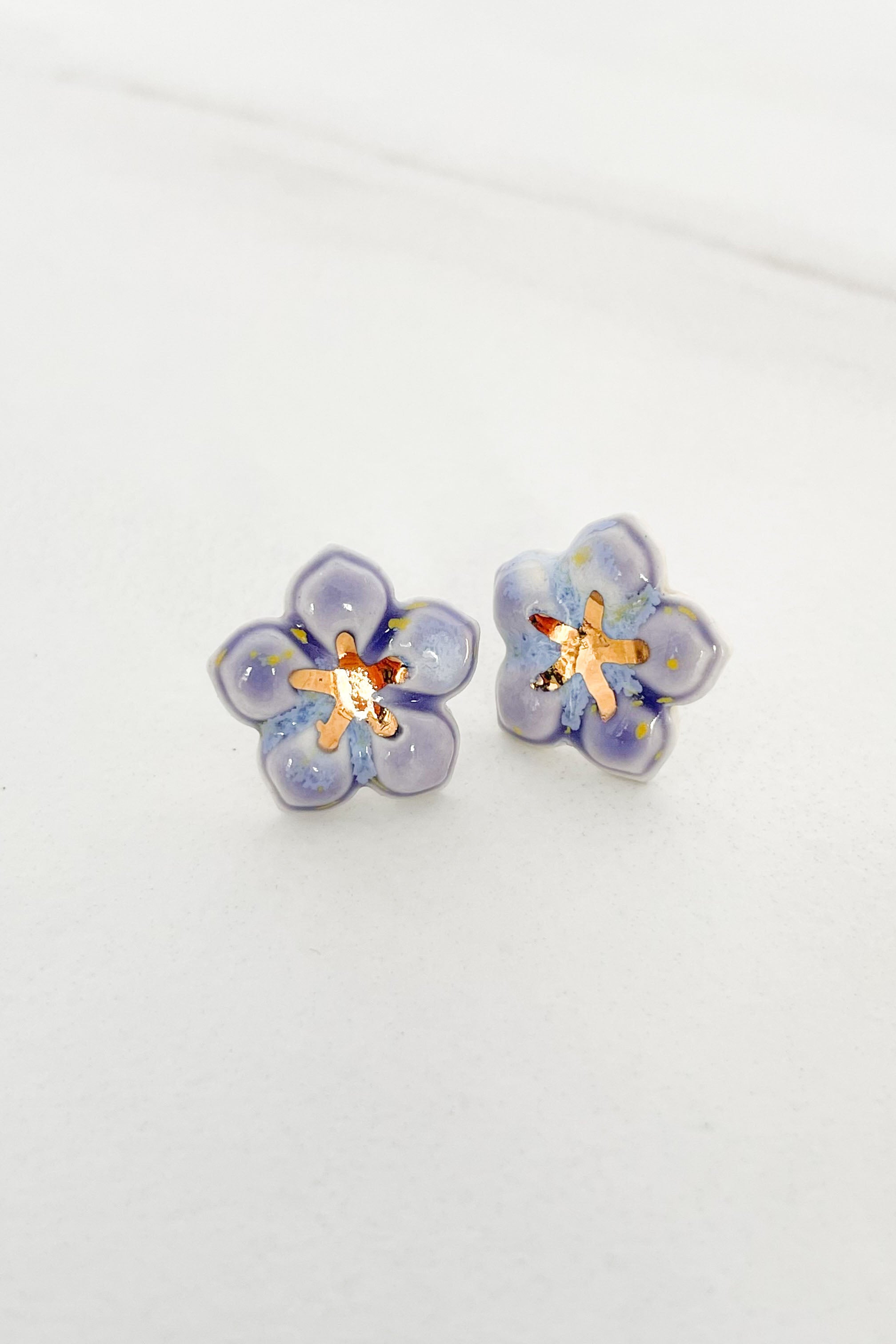 Light Speckled Flower Studs
