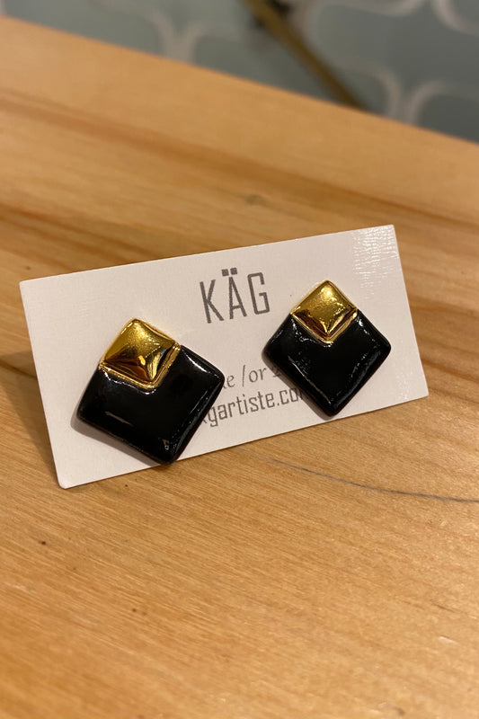 Square ceramic stud with gold