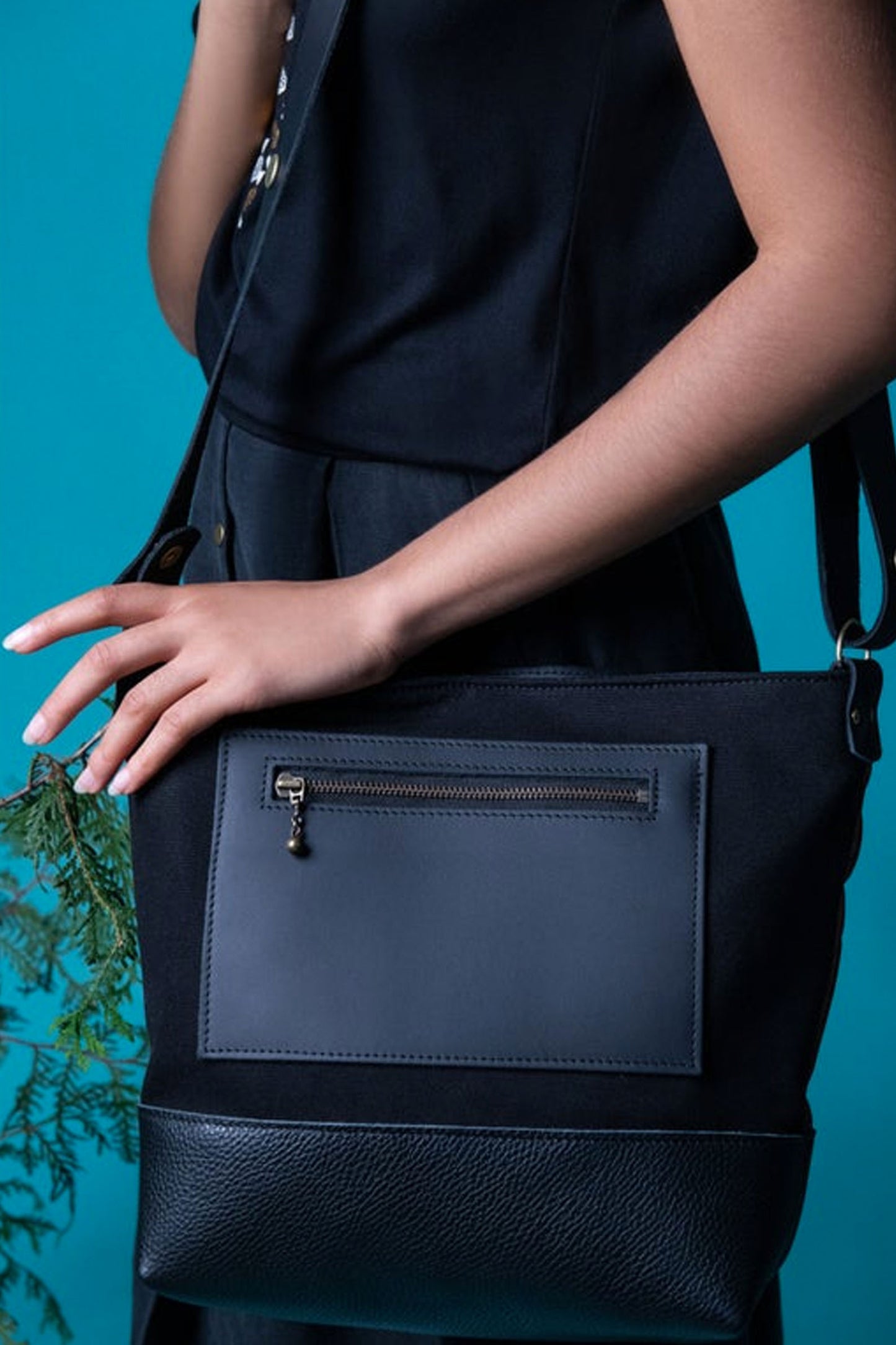 Shokan Shoulder Bag