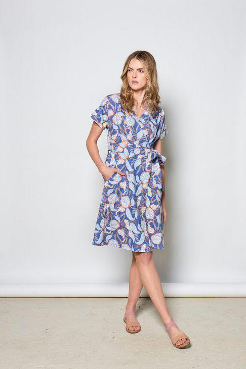 Maura Dress by Tangente, Blue Print, wrap dress, V-neck, short cuffed sleeves, attached tie belt, above the knee, hidden side pockets, viscose/linen, sizes XS to XXL, made in Ottawa 