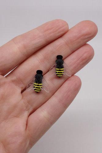 Lili0292 Bee Earrings