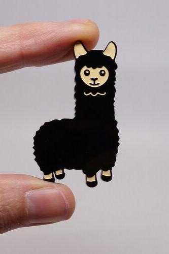 Lili0866 Alpaca Pin