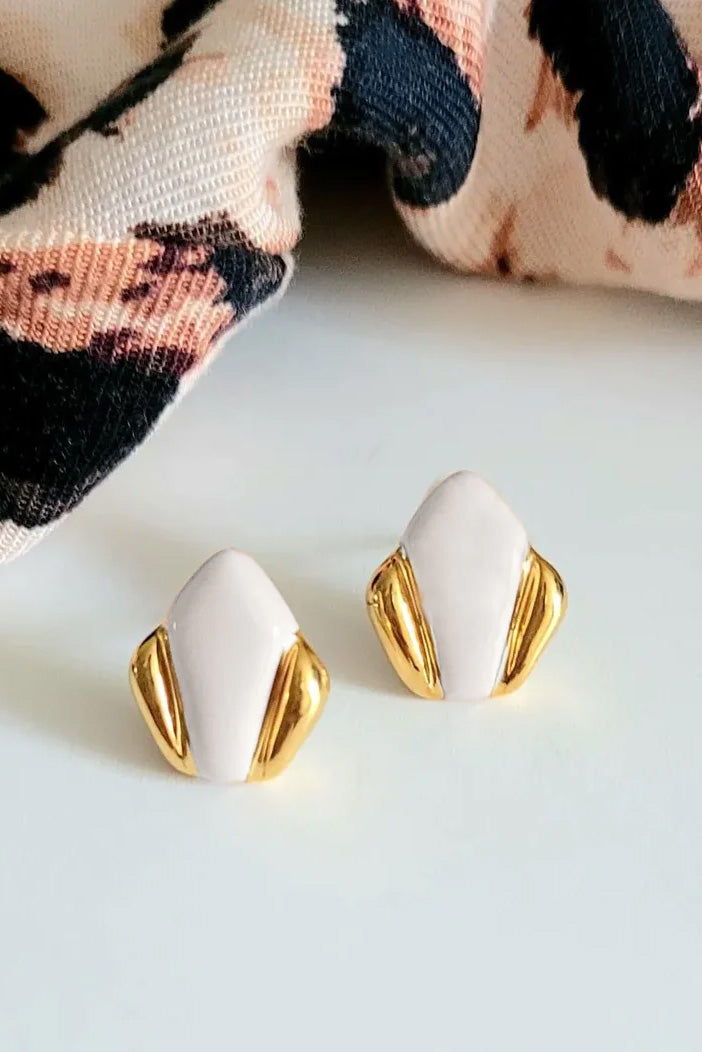 Incomparable Diamond Ceramic Stud Earrings