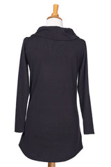 Duchesnay Tunic by Rien ne se Perd, Black, back view, large drop collar, long sleeves, faux white button down shirt at front hem, sizes XS to XXL, made in Quebec
