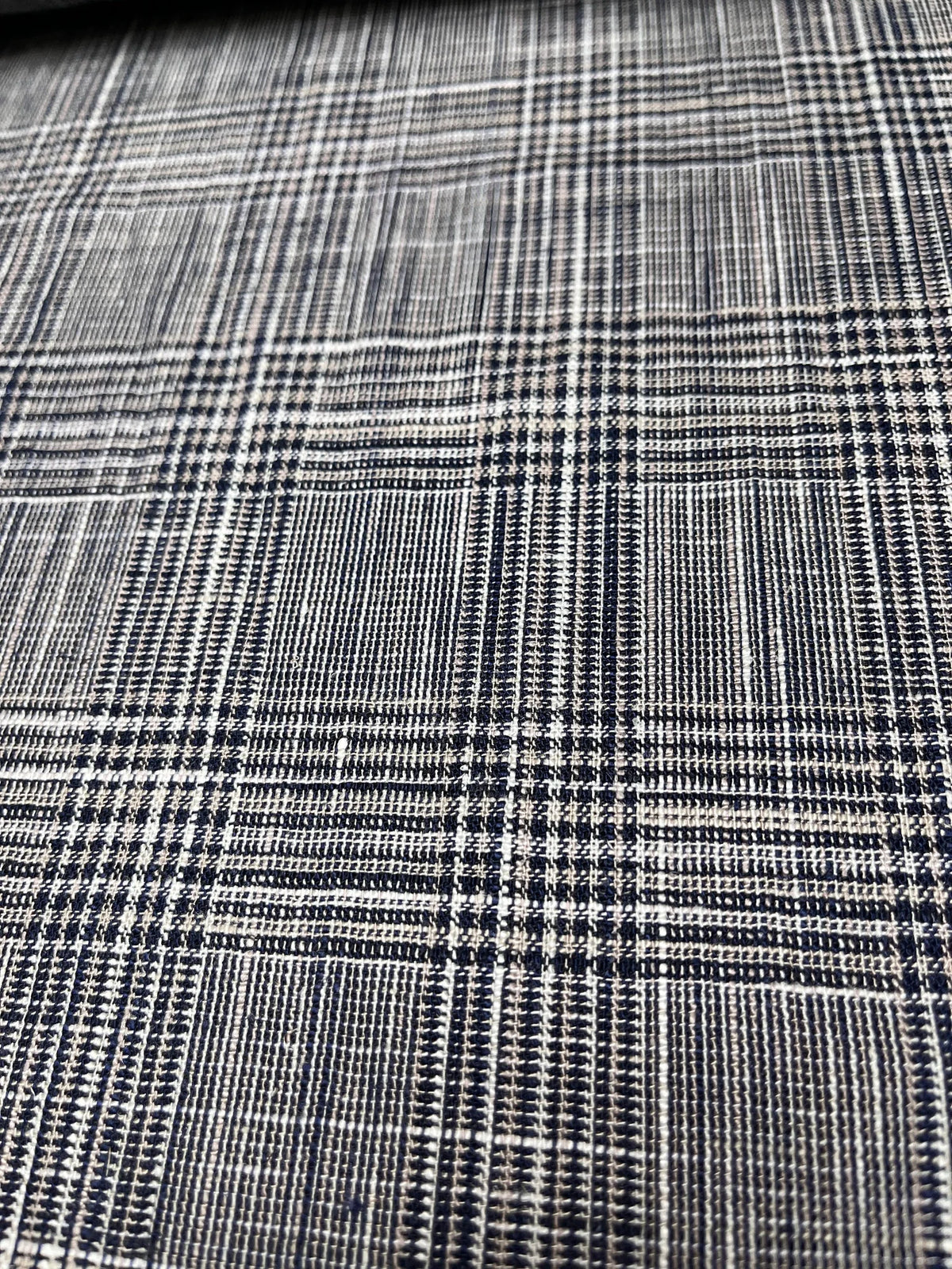 Fabric swatch of the Sabine pants by Tangente in Plaid