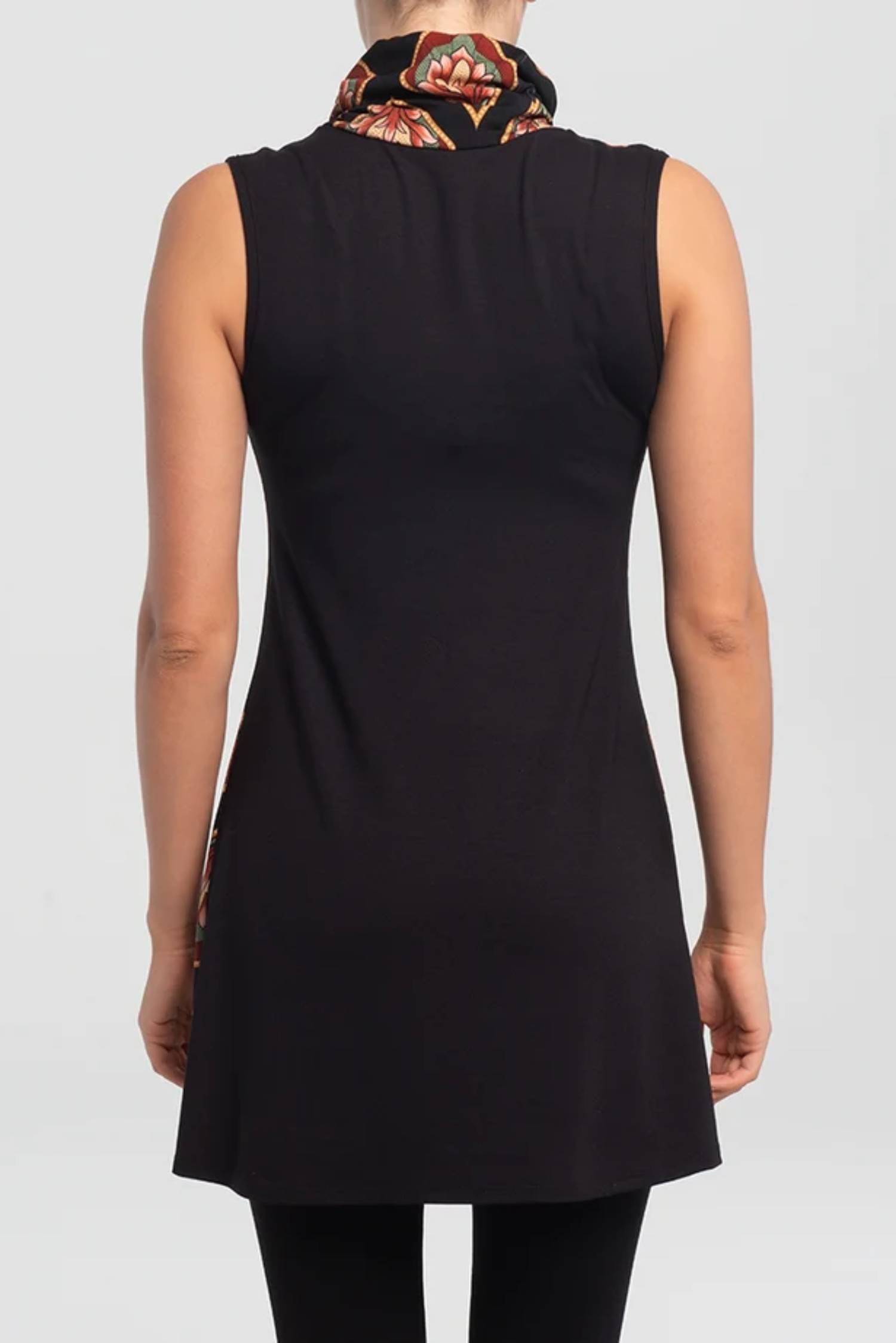 Svetlana Tunic by Kollontai, back view, Black, turtleneck, sleeveless, A-line, print front and solid black, sizes XS to XXL, made in Montreal