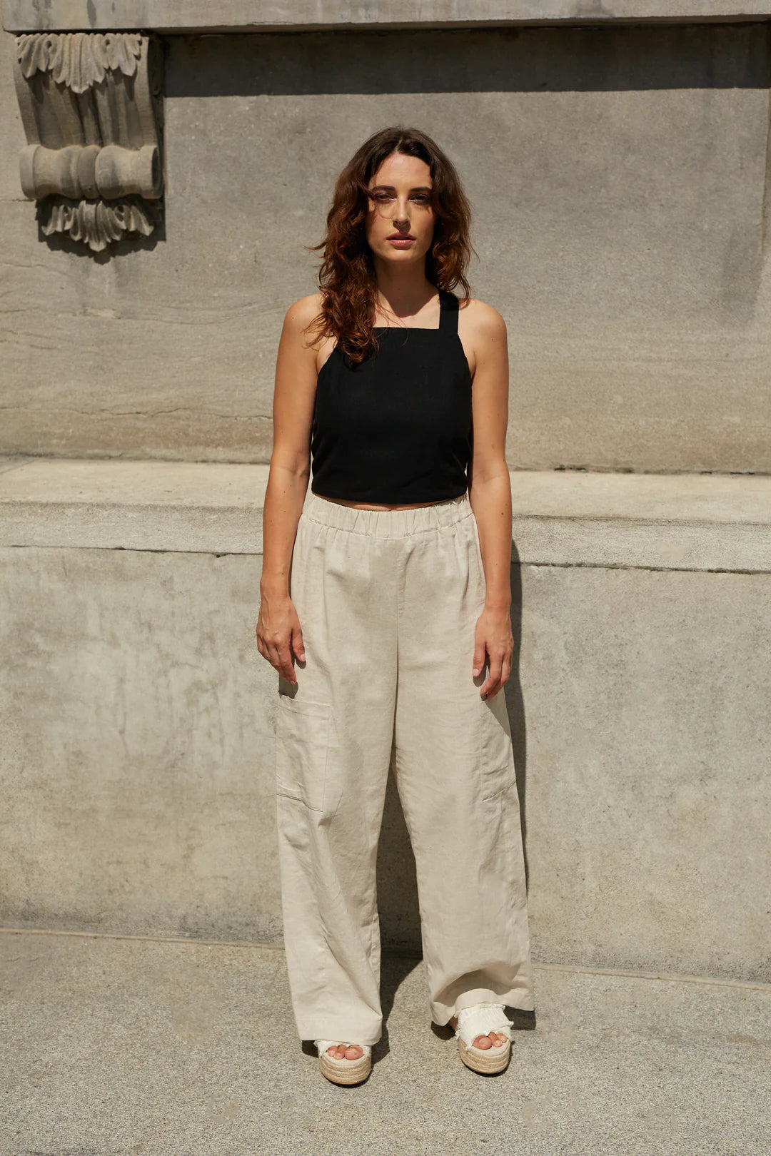 Faro Pants by MAS, Oat, cargo pockets, side seams to the front, elastic waist, wide legs, sizes XS to XXL, made in Montreal 
