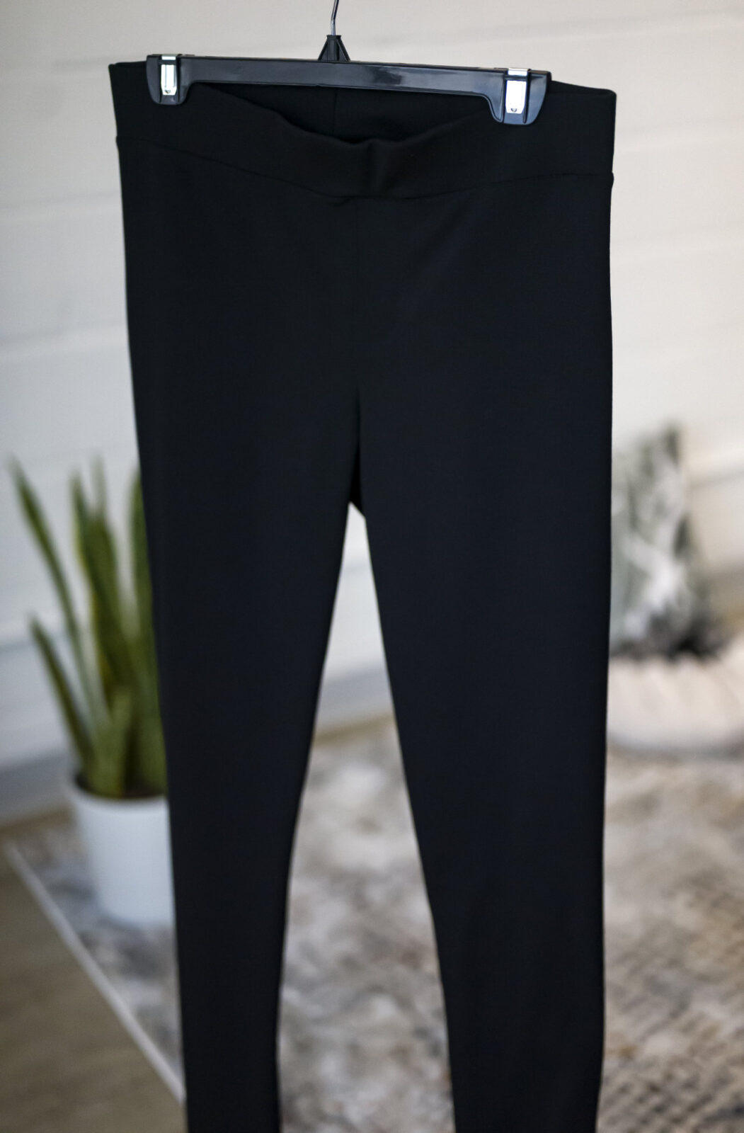 Delice Pants by Marie C, Black, pull-on, slim fit, Ponte di Roma fabric, rear pockets, sizes XS to XL, made in Quebec