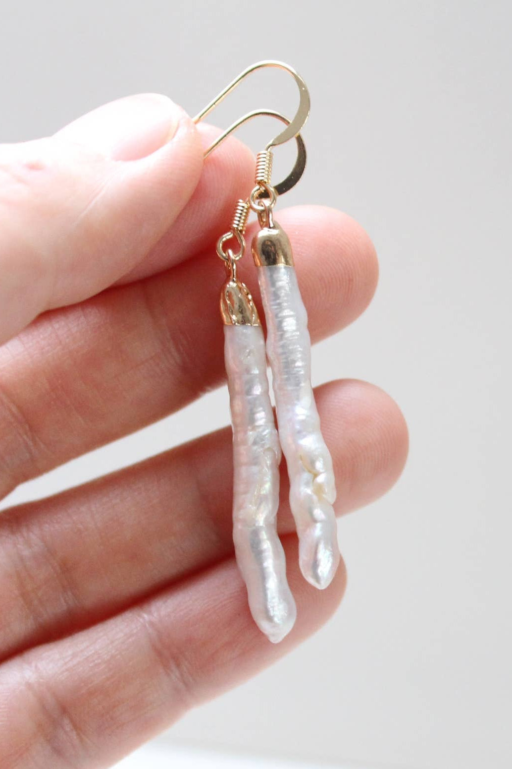 Long Biwa Pearl Dangle Earrings (1E46)