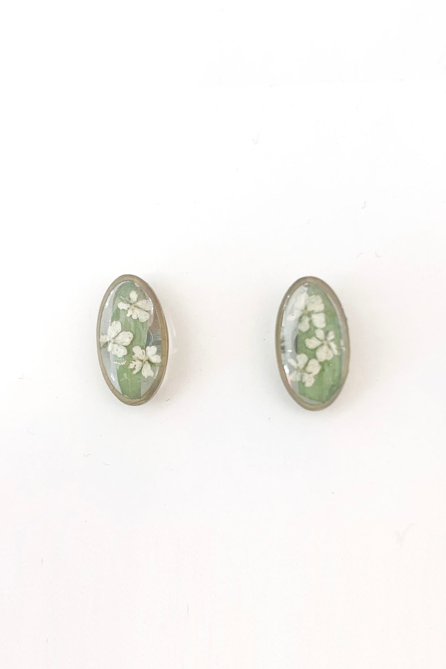 Pressed Flower Oval Stud Earrings