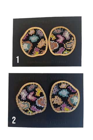Ameoba Studs Black muted pastels